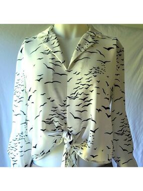 BCBGeneration Petite Flying Bird Print Blouse with Tie Size XXS